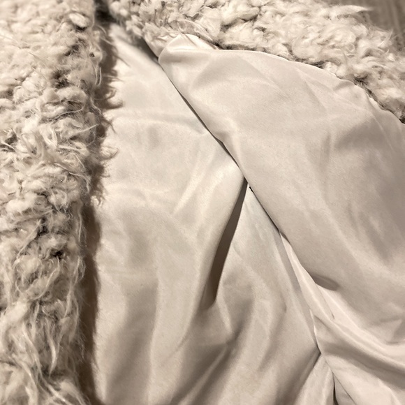 Love token fur vest! - Picture 4 of 9